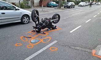 Vorschaubild: Verletzte Person nach Mopedunfall 
