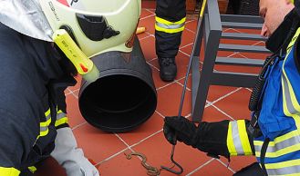 Vorschaubild: Schlange von Feuerwehr gerettet