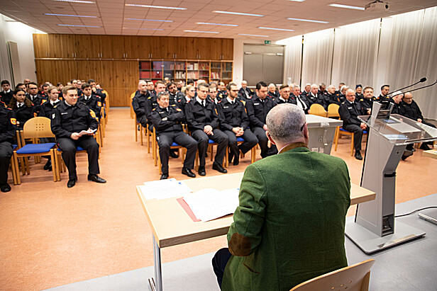 Bild 002 zum Bericht 2415
