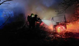Vorschaubild: Unterstand in Vollbrand