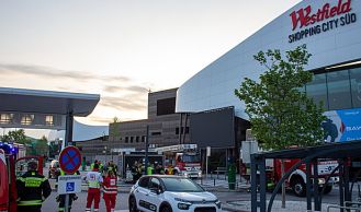 Vorschaubild: Pkw-Brand in Einkaufszentrum