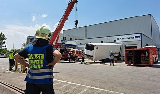 Vorschaubild: LKW Bergung