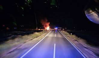 Vorschaubild: Nächtlicher Pkw-Brand