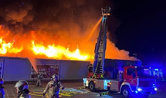 Vorschaubild: Supermarkt in Vollbrand 