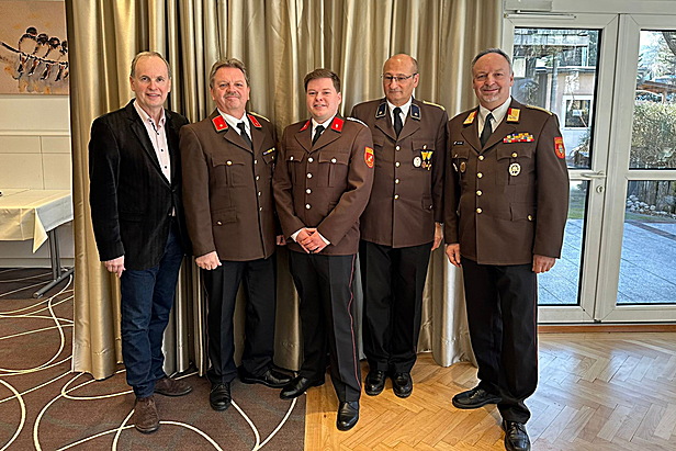 v.l.n.r BGM Moser Erich, BI Weber Robert, OBI Hanzl Lukas, V Ing. Reither Christian, BR Raitmar Kurt