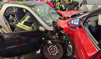 Vorschaubild: Menschrettung nach Verkehrsunfall