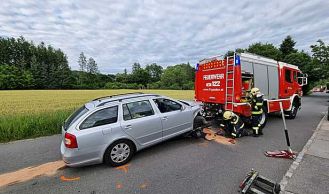 Vorschaubild: Verkehrsunfall mit drei PKW