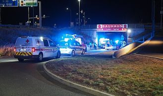 Vorschaubild: Fahrzeug über Böschung abgestürzt