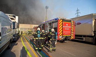 Vorschaubild: Großbrand neben A2: Mehr als 300 Feuerwehrleute im Einsatz 