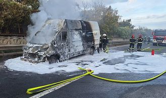 Vorschaubild: Fahrzeugbrand auf der Autobahn 