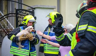 Vorschaubild: Wohnhausbrand fordert drei Feuerwehren