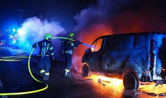 Vorschaubild: Kastenwagen in Vollbrand
