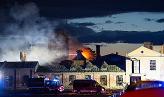 Vorschaubild: Dachstuhlbrand in alter Bleiwarenfabrik 