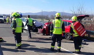 Vorschaubild: Frontalcrash fordert drei Verletzte
