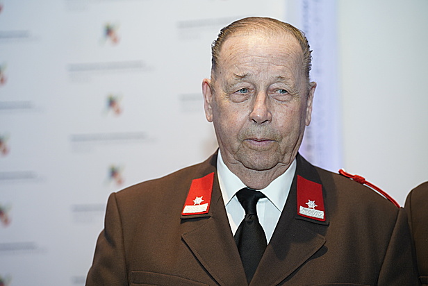 Ehrenzeichen NÖ LREG 70 Jahre: Hermann (sen.) Klein, FF Weissenbach