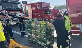 Vorschaubild: Bierkisten drohten auf A2 zu stürzen