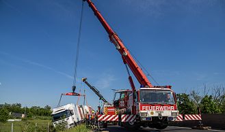 Vorschaubild: Lkw Bergung Autobahnabfahrt Mödling
