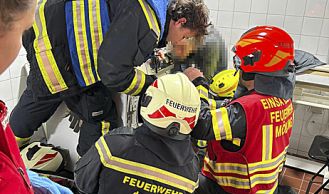 Vorschaubild: Person aus Wäschetrockner gerettet