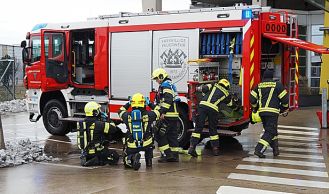 Vorschaubild: Starke Verrauchung einer Lagerhalle