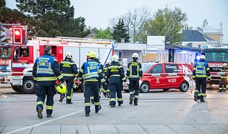 Vorschaubild: Mödling: Person von Zug erfasst aber nicht auffindbar
