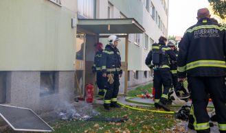Vorschaubild zu Küchenbrand in Mehrparteienwohnhaus