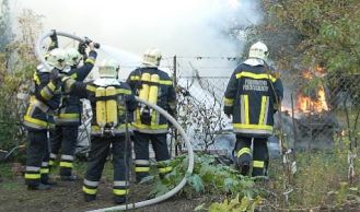 Vorschaubild: Gartenhütte im Vollbrand in Perchtoldsdorf