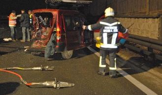 Vorschaubild: Verkehrsunfall Person eingeklemmt