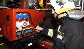 Vorschaubild: Iran-Erdbeben: Feuerwehr bietet 97 Stromaggregate an