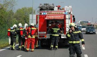 Vorschaubild: Atemschutztrupp bekämpfte Fahrzeugbrand