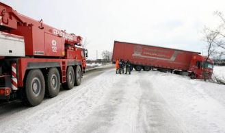 Vorschaubild: Schneeverwehungen: Feuerwehren im Dauereinsatz