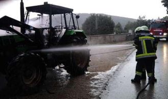 Vorschaubild: Traktor in Vollbrand