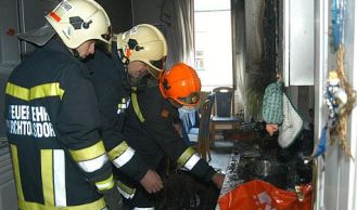 Vorschaubild: Küchenbrand mit Menschenrettung