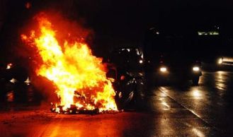 Vorschaubild: PKW in Vollbrand in Laxenburg