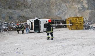 Vorschaubild: Umgestürzter LKW in Perchtoldsdorf