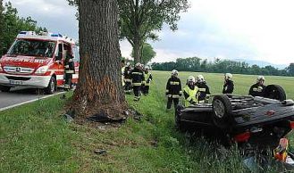 Vorschaubild: Menschenrettung nach VU in Laxenburg
