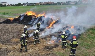 Vorschaubild: Brand zahlreicher Strohballen