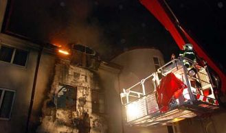 Vorschaubild: Großbrand mit Menschenrettung in Gumpoldskirchen