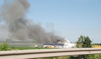 Vorschaubild: Brand in Entsorgungsunternehmen in Münchendorf