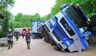 Vorschaubild: LKW-Bergung in Perchtoldsdorf