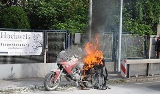 Vorschaubild: Motorradbrand in Wiener Neudorf