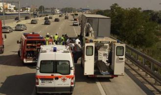Vorschaubild: Lkw-Lenker bei Radwechsel angefahren