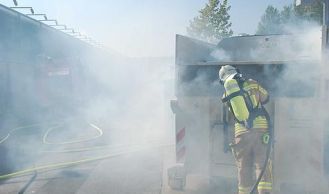 Vorschaubild: Presscontainer in Vösendorf in Brand