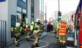 Vorschaubild: Zwei Atemschutztrupps bei Geschäftsbrand im Einsatz