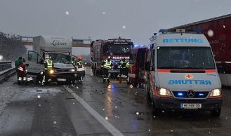 Vorschaubild: Schwerer LKW Unfall in Wiener Neudorf