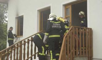 Vorschaubild: Mikrowelle 10 Minuten eingeschaltet: Küche in Brand