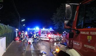 Vorschaubild: Feuerwehrmann als Ersthelfer