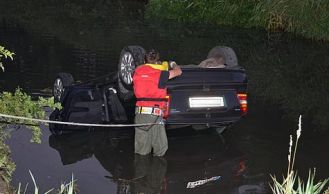 Vorschaubild: PKW stürzt in Gumpoldskirchen in Kanal