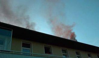 Vorschaubild: Brand im Dachgeschoss eines Mehrparteienwohnhauses in Mödling