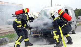 Vorschaubild: PKW-Brand auf der B11 in Wiener Neudorf